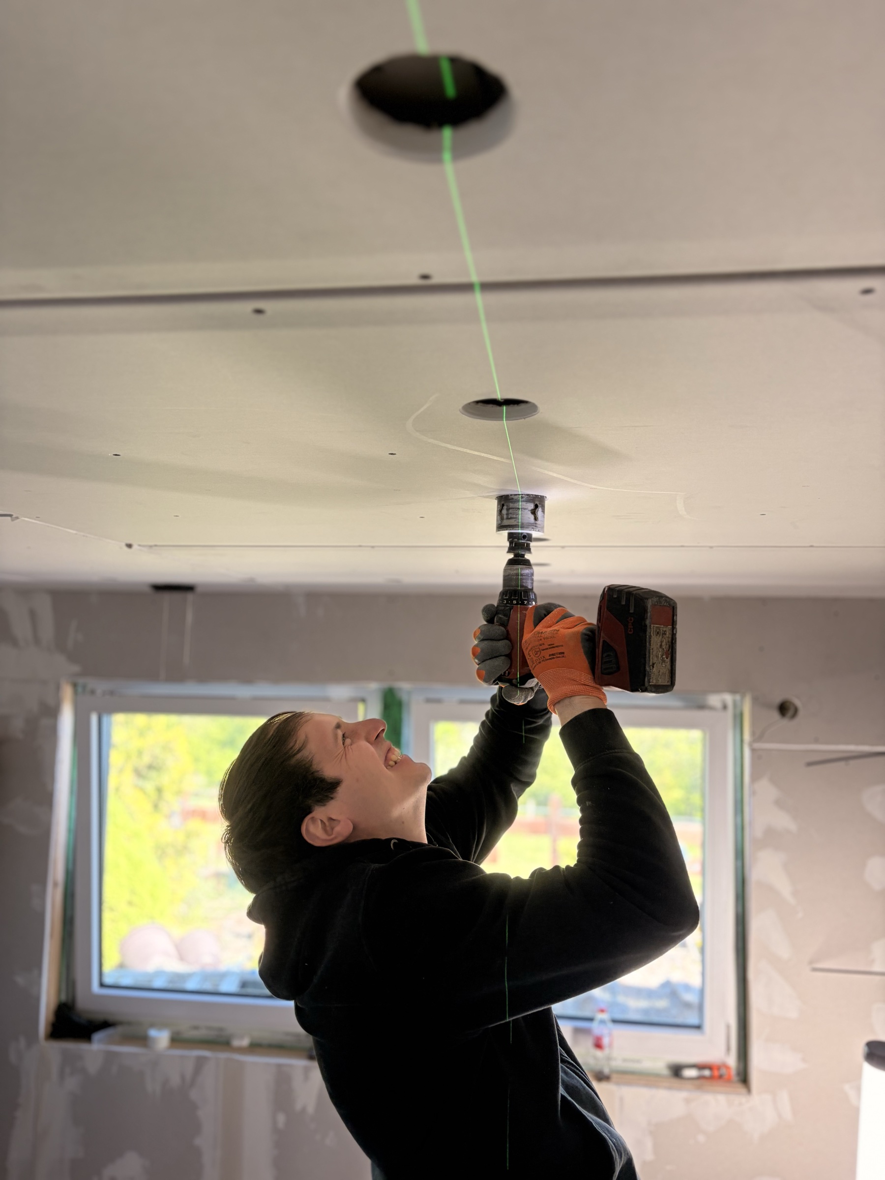 Deckenbohrung mit Laser-Ausrichtung